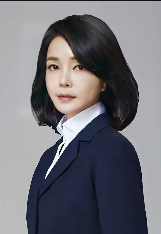 金建希