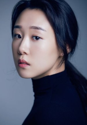 殷娜英