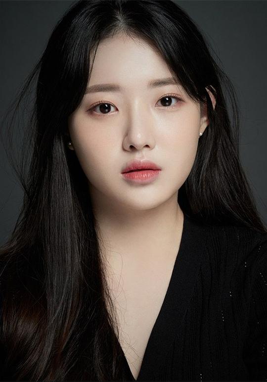 闵彩恩